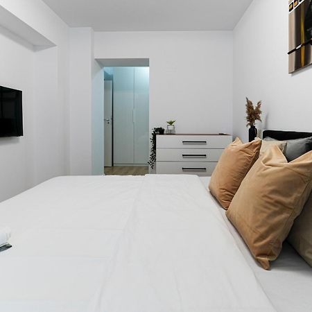 Sandra - Park-View Apt With Balcony & Parking Bucareste Exterior foto