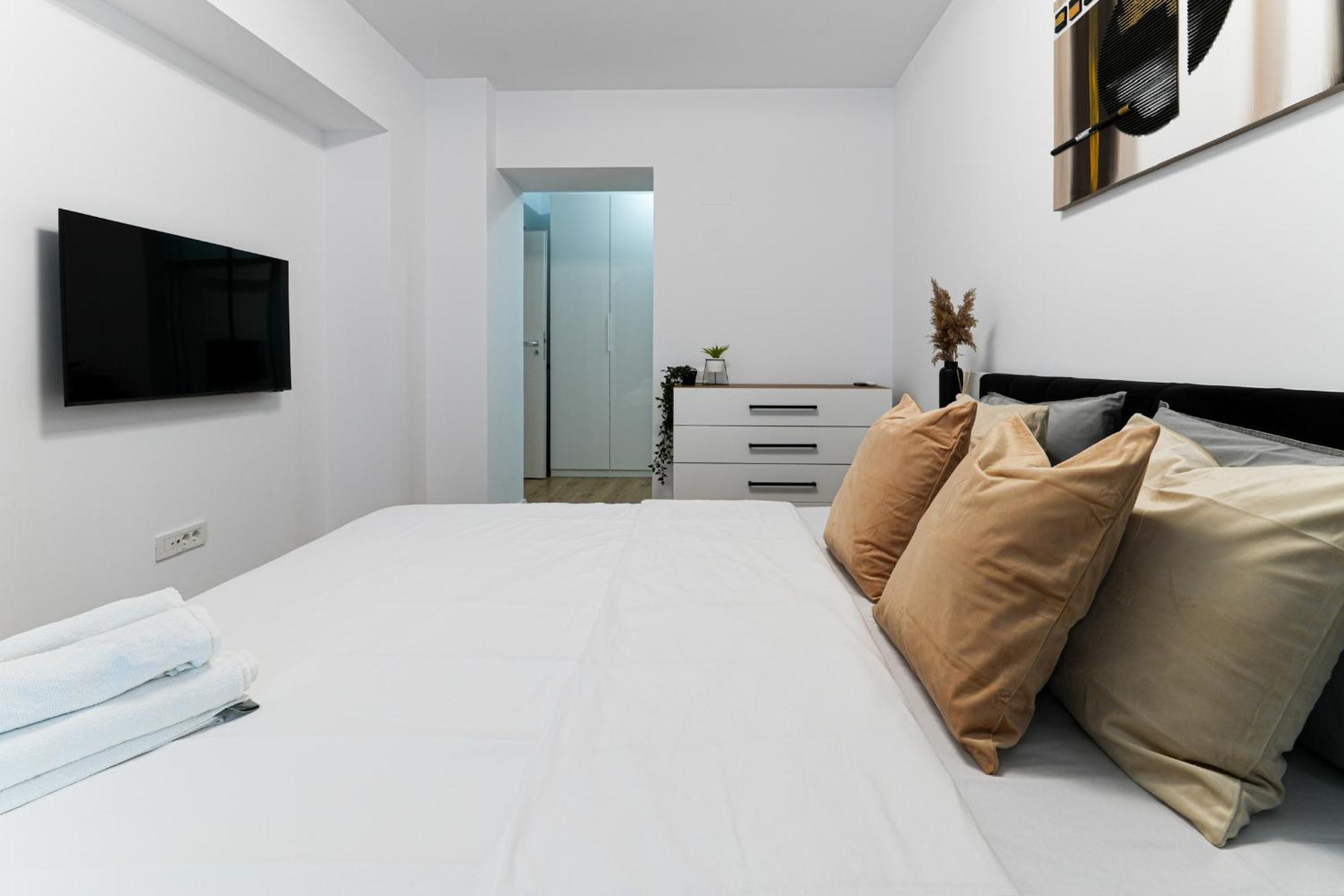 Sandra - Park-View Apt With Balcony & Parking Bucareste Exterior foto